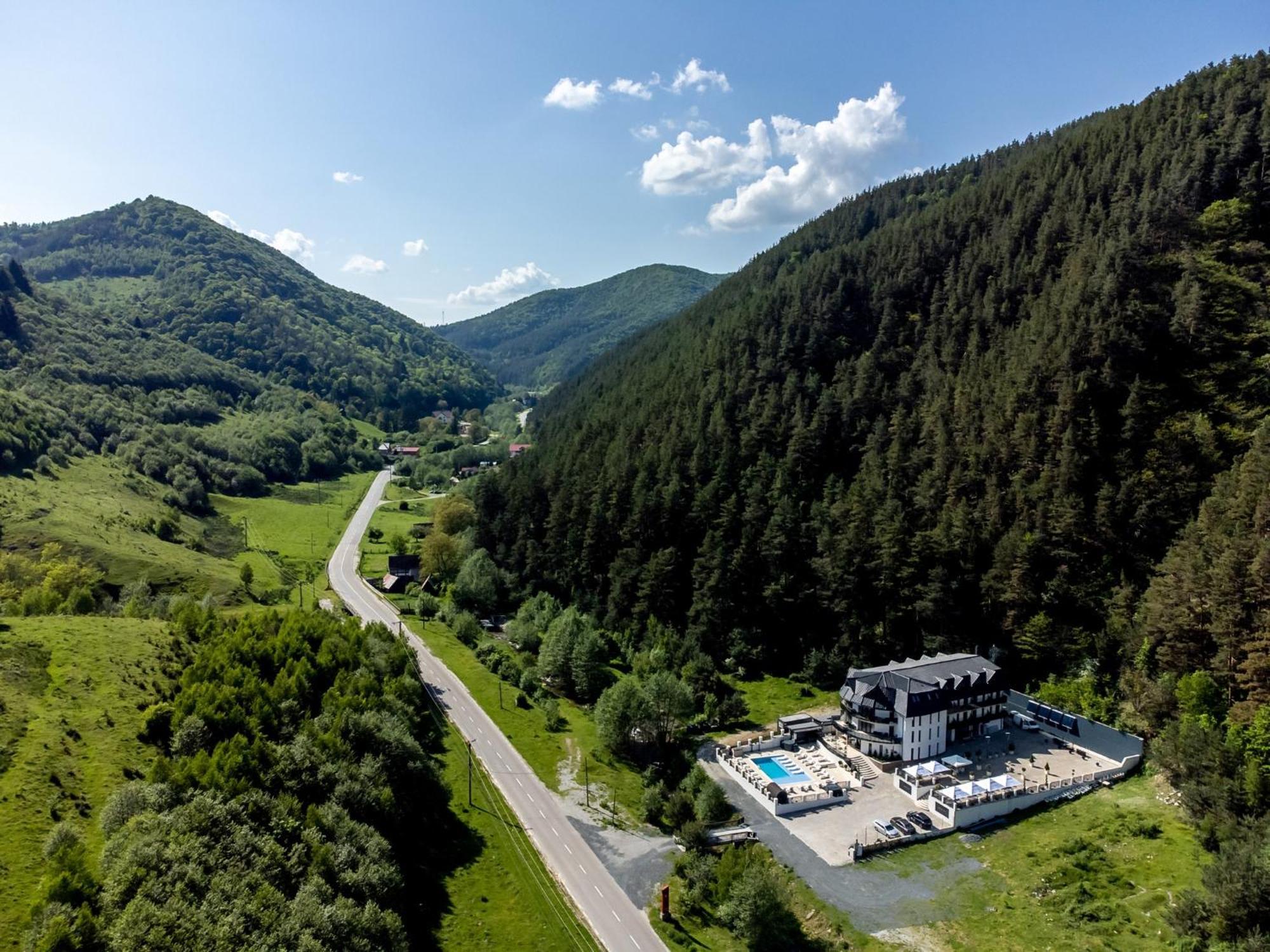 Carpentiere Arena Hotel Răşinari Eksteriør billede