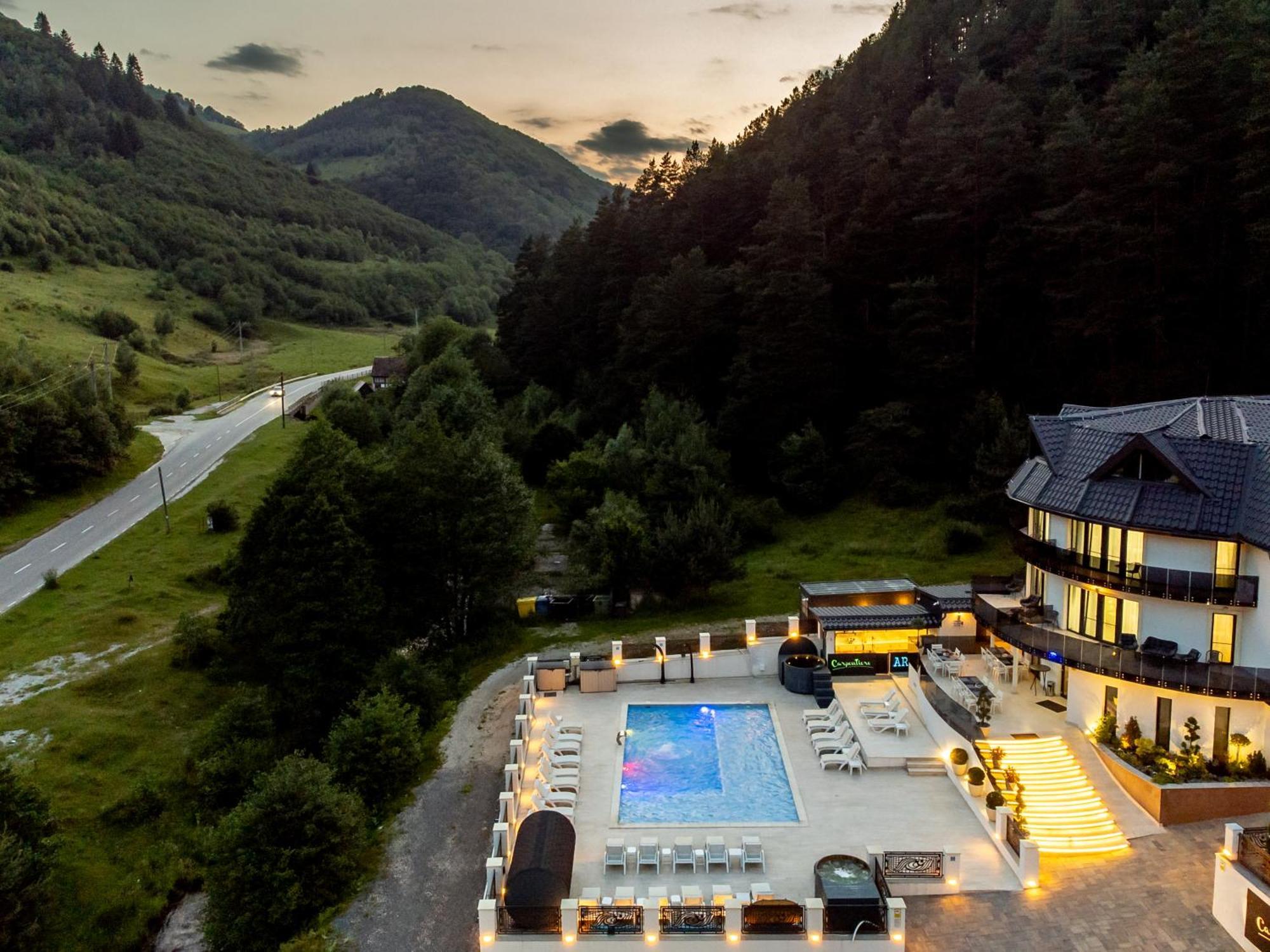 Carpentiere Arena Hotel Răşinari Eksteriør billede