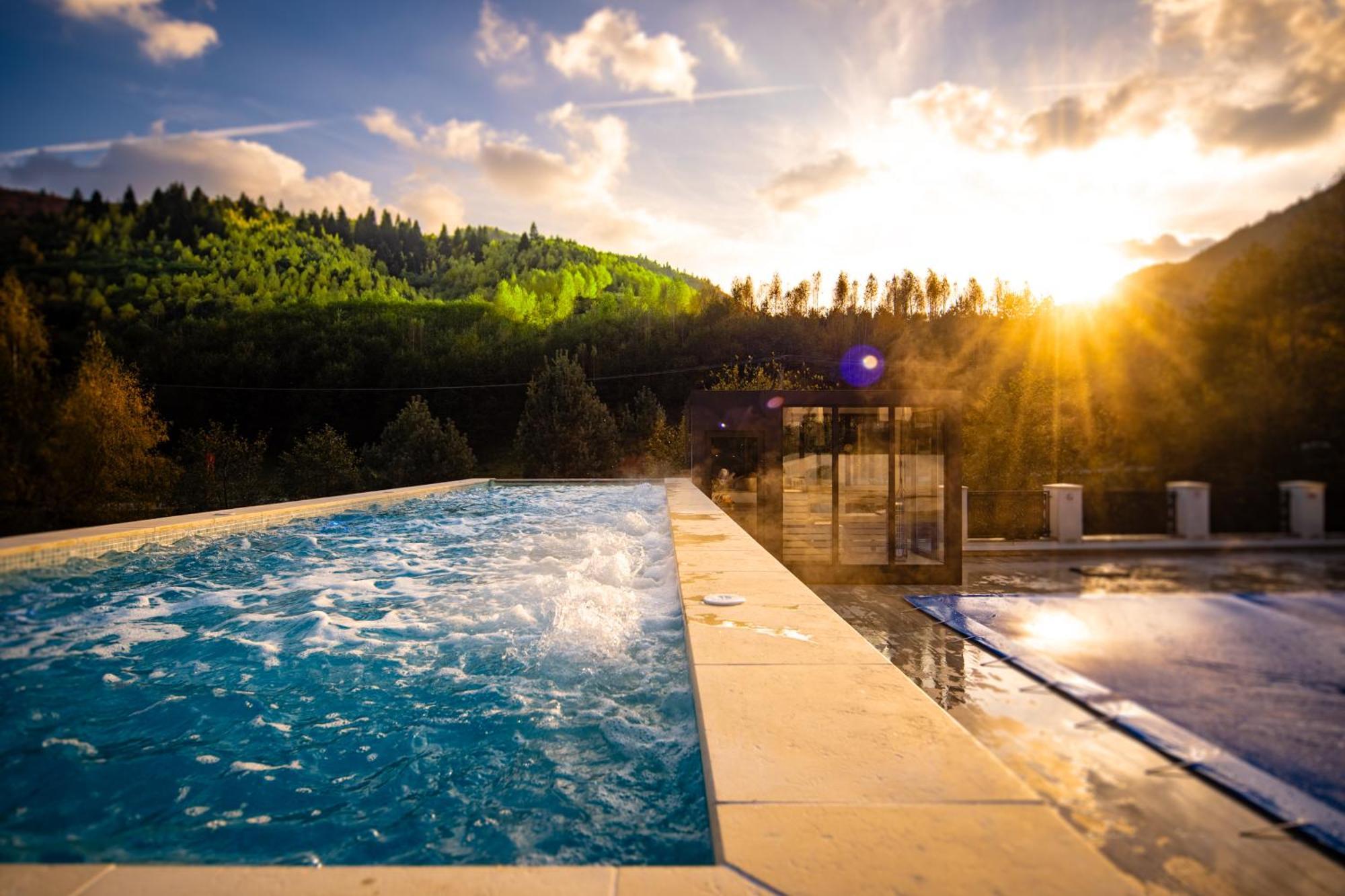 Carpentiere Arena Hotel Răşinari Eksteriør billede