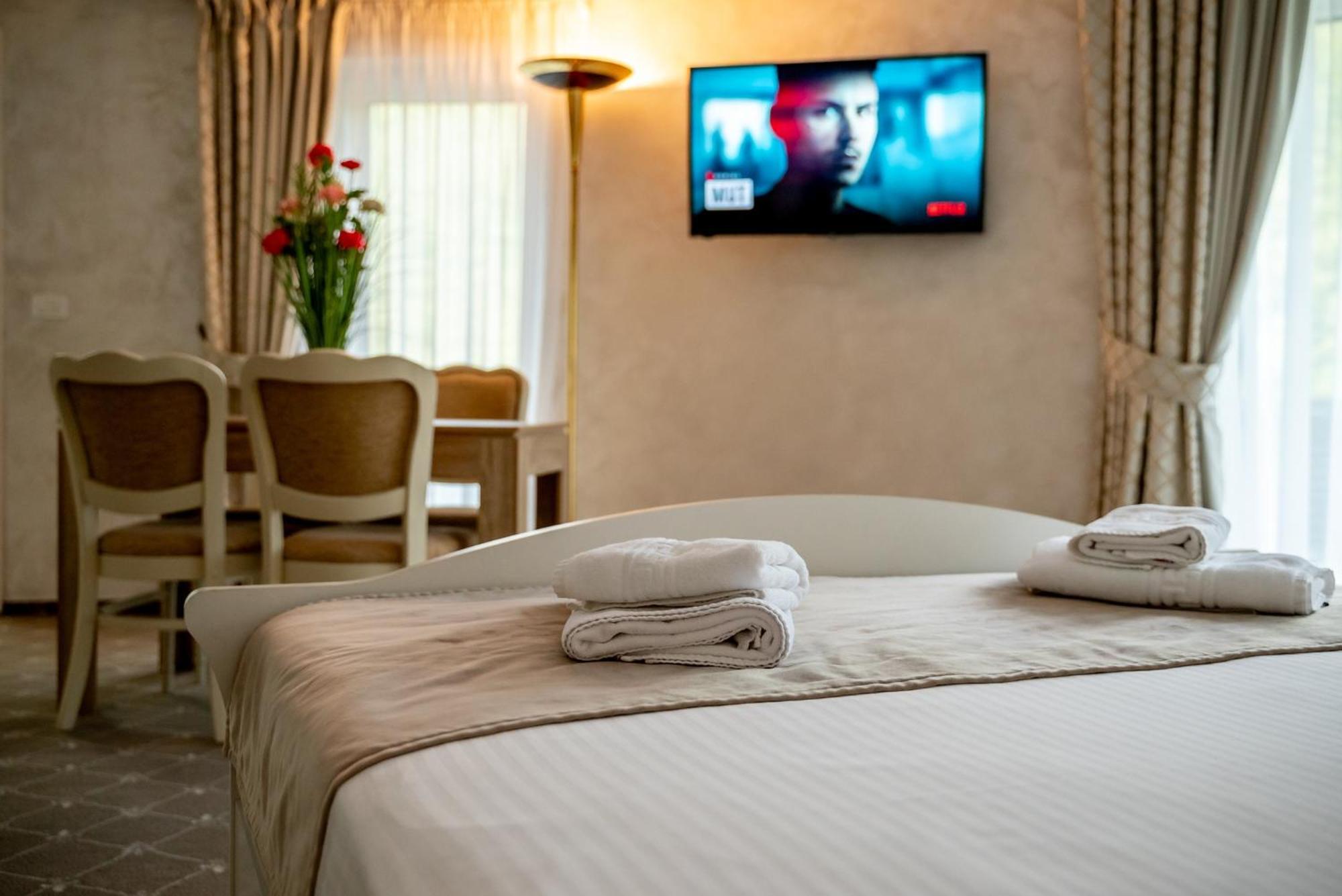 Carpentiere Arena Hotel Răşinari Eksteriør billede