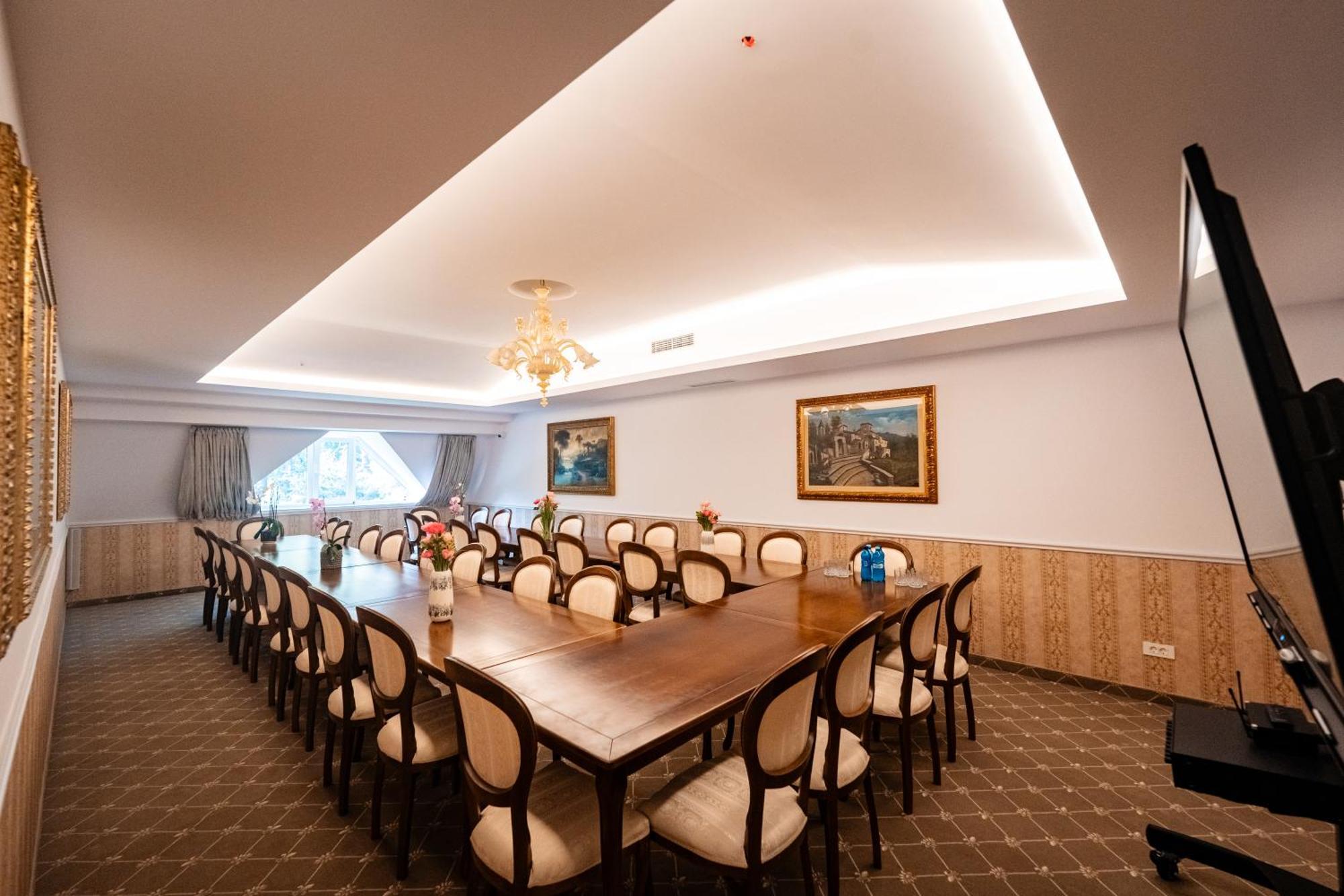 Carpentiere Arena Hotel Răşinari Eksteriør billede
