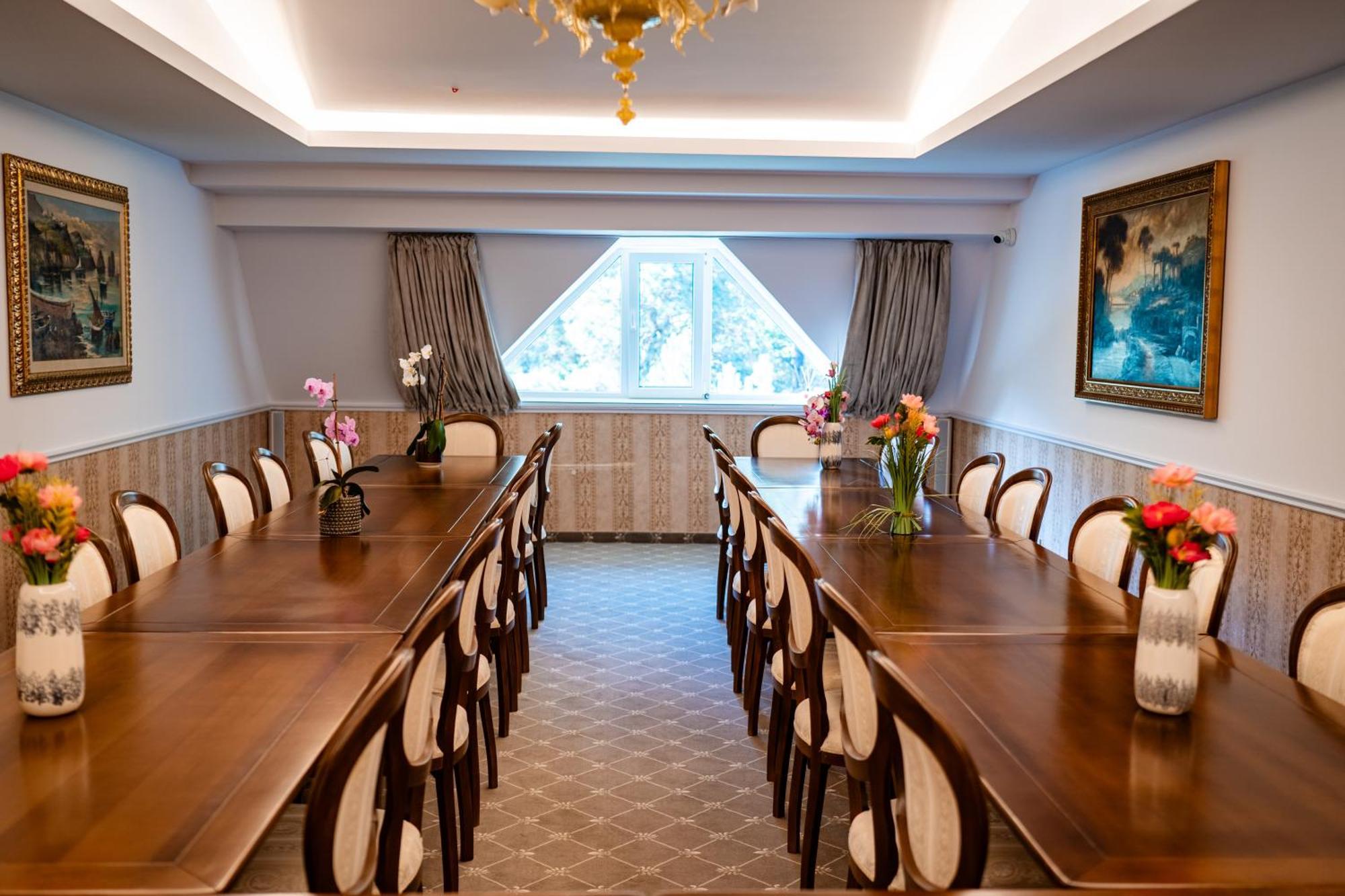 Carpentiere Arena Hotel Răşinari Eksteriør billede