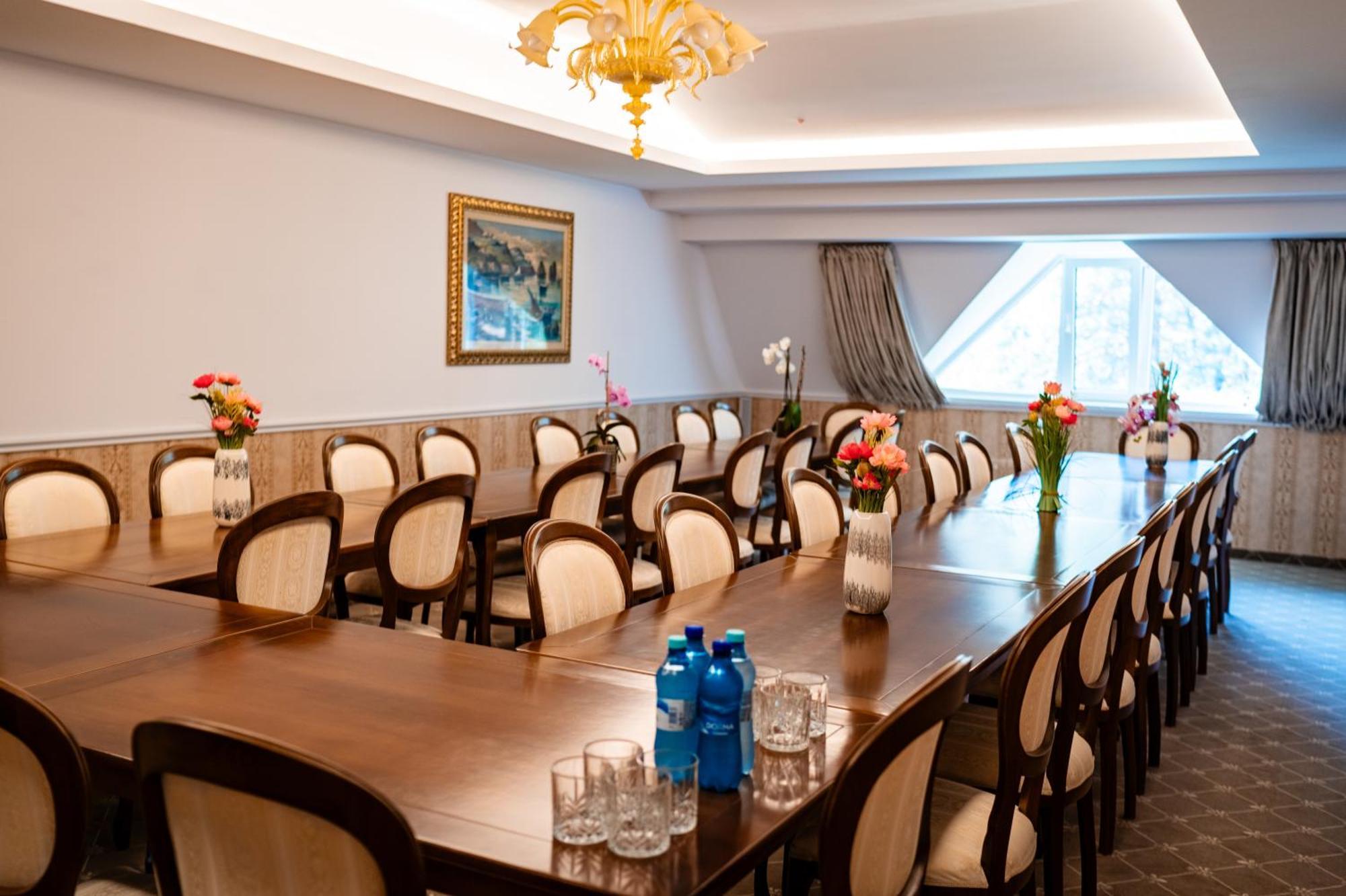 Carpentiere Arena Hotel Răşinari Eksteriør billede