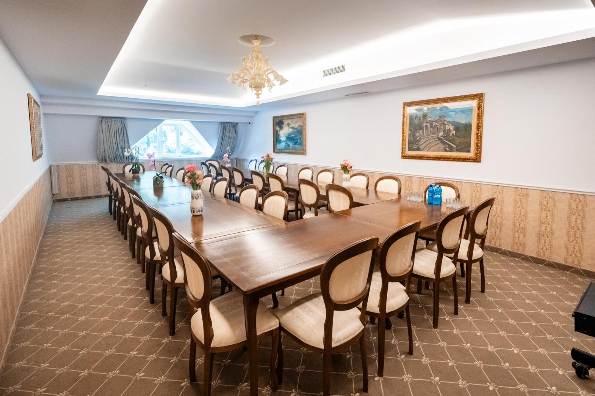 Carpentiere Arena Hotel Răşinari Eksteriør billede
