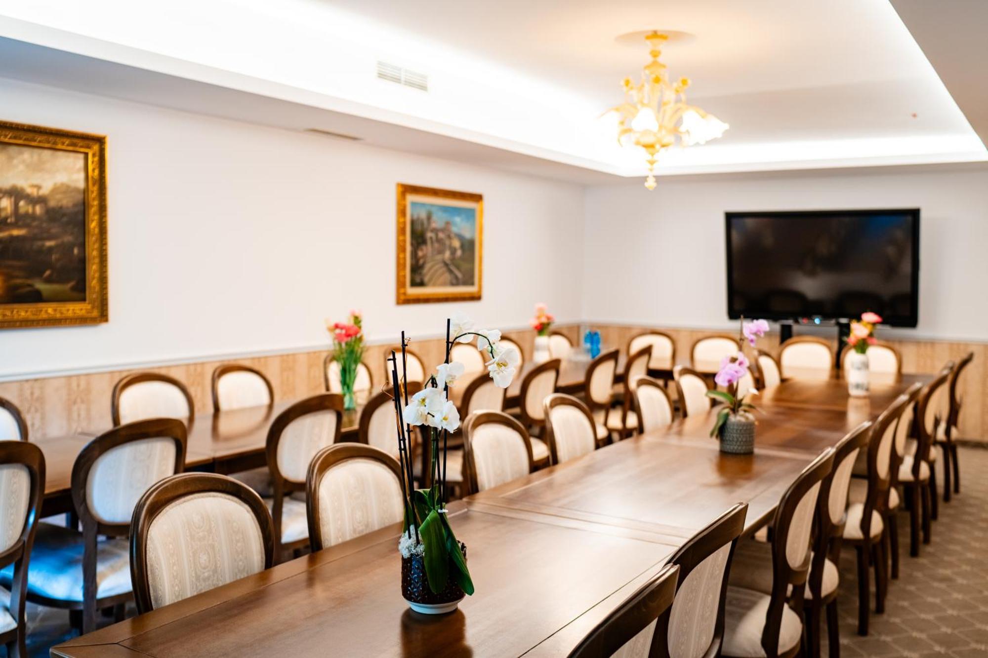 Carpentiere Arena Hotel Răşinari Eksteriør billede