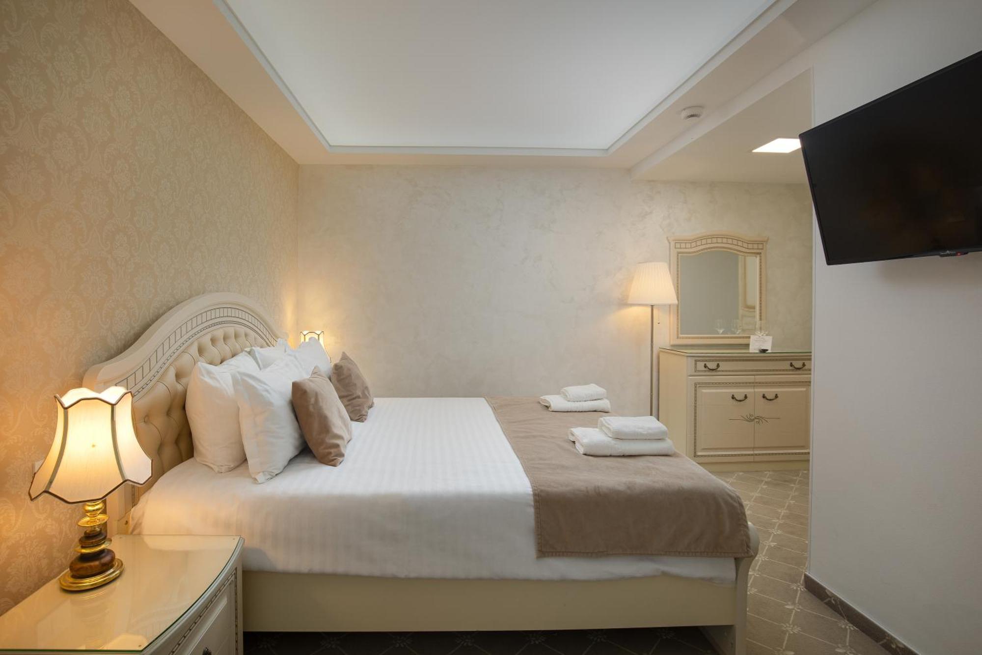 Carpentiere Arena Hotel Răşinari Eksteriør billede